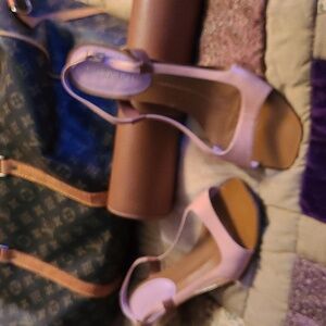 Louis Vuitton Ladies Sandals 👡
